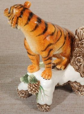 方亚陶瓷老虎摆件家居工艺品办公玄关装饰生肖虎礼品