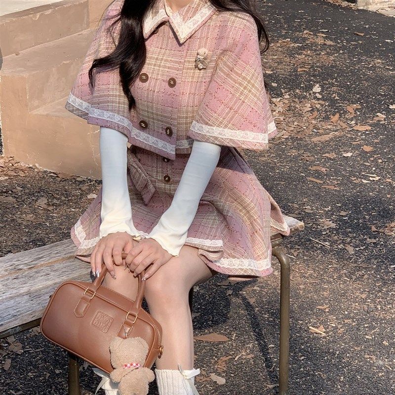 越韩小鱼 甜桃少女 英伦学院风千金秋毛呢格纹斗篷披肩背带裙套装,淘宝优惠券,粉丝福利购,淘宝优惠卷