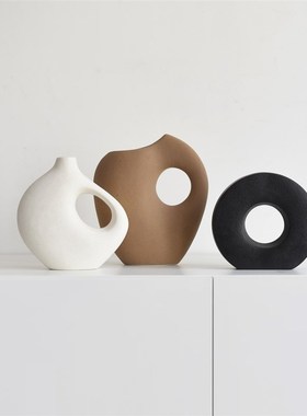 现代格调高级感i大地色艺术软装饰品摆件高档轻奢家居客厅酒柜摆