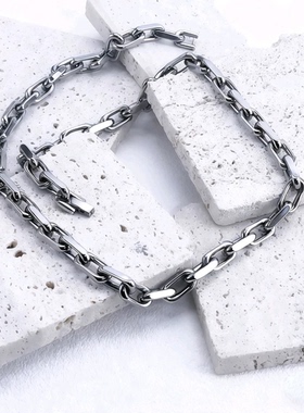 钛钢项链男士古巴链百搭不掉色素款街头简约潮流锁骨链中性配饰