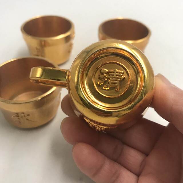 Antiques and miscellaneous collections of gilt wine glasses, gilt spring, summer, autumn and winter wine glasses, a set of four handicraft ornaments