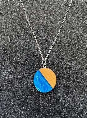 蓝色简约树脂夜光吊坠发光项链个性纯手工情侣男女生日礼物