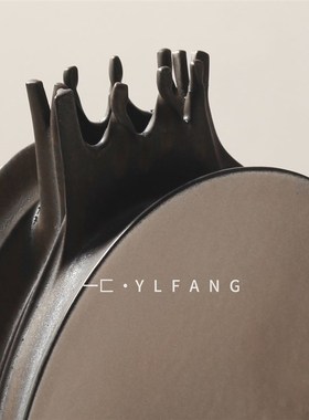 一匚现代北欧抽象手工陶瓷花器 样板间售楼Q处会所玄关艺术摆件