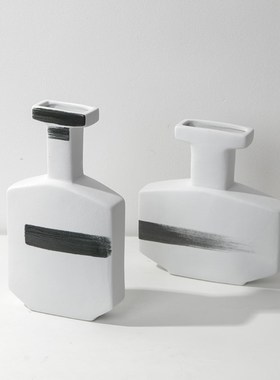 现代简约北欧抽象艺术扁形陶瓷花器摆件新中式样板房售楼处装饰品