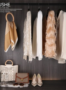 样板房衣柜衣帽间陈列橙色系样板间衣柜装饰搭配展厅装饰摆件