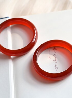 天然红玛瑙手镯冰透马达加斯加红玉髓镯子本命年红T水晶南红手镯