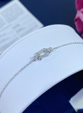 2025新款马蹄扣手链女满钻钢丝手D绳本命年红绳幸运航海扣情侣手