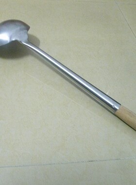 超厚不锈钢炒勺手打厨师专用炒勺木柄加长柄防滑大勺汤勺商用