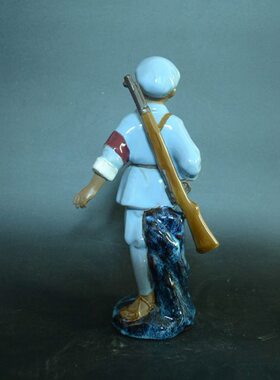 人物子公仔  装饰品摆设冬 陶瓷 工艺品 军 小湾石摆件参创意