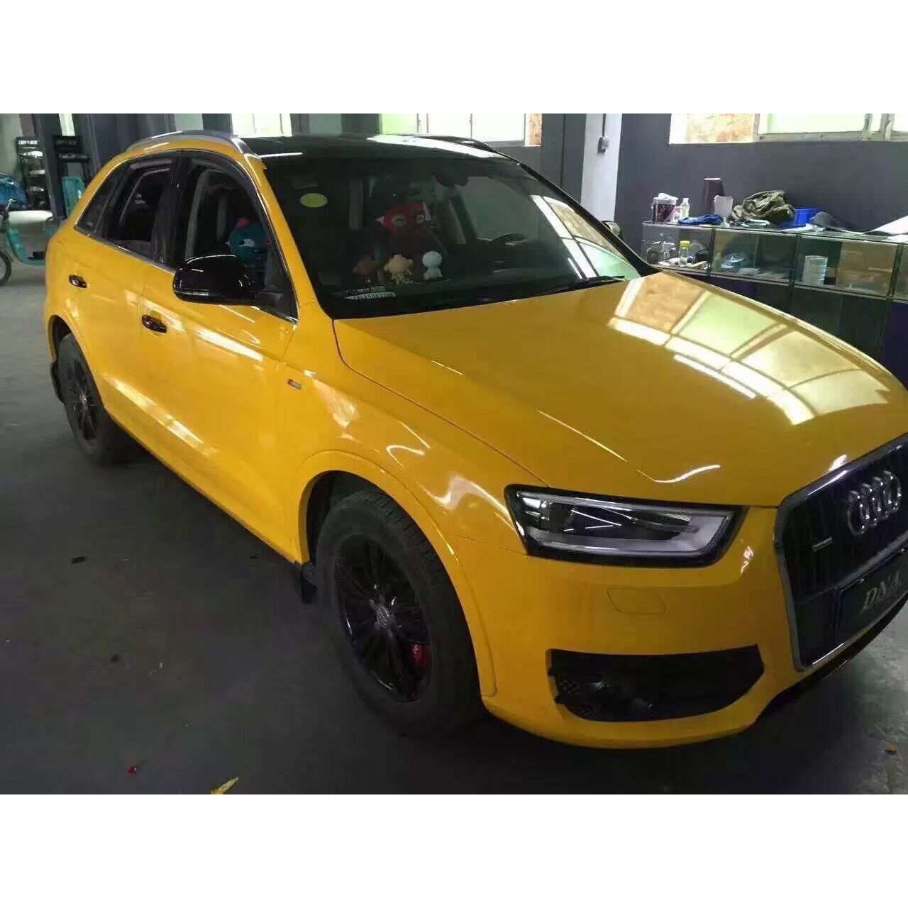 低粘 亮光三层水泥灰 高亮钢琴黑 白 红 蓝 亮面汽车车身贴膜 - 图2