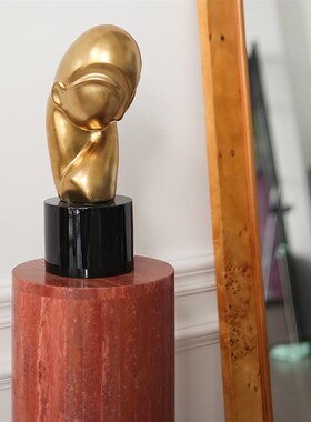 戊际vintage中古桌面摆件金色人像雕塑高级客厅红洞石墩落地装饰