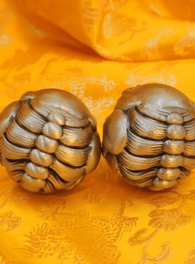 龙年貔貅手球黄铜-龙头核桃实心黄铜手把件貔貅抱球摆件创意礼品