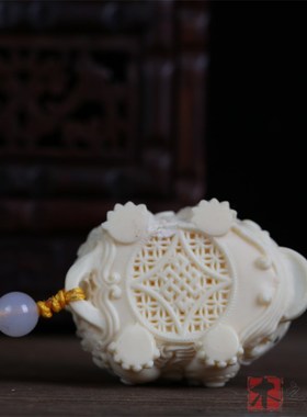 象牙果双头貔貅手把件手球汽车挂件摆件卡通迷你工艺品家居饰品件