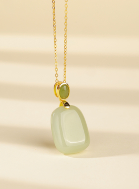 天然和田玉平安无事牌吊坠女款