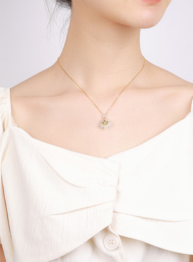 和田玉花朵吊坠，小清新送妻挚礼