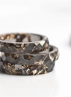 狮心兔  灰黑色 棱面戒指 浅金箔 小众树脂戒指 情侣手工礼物戒指