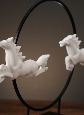 装饰品摆件马玄关客厅创意招财中式博物架家居小摆设