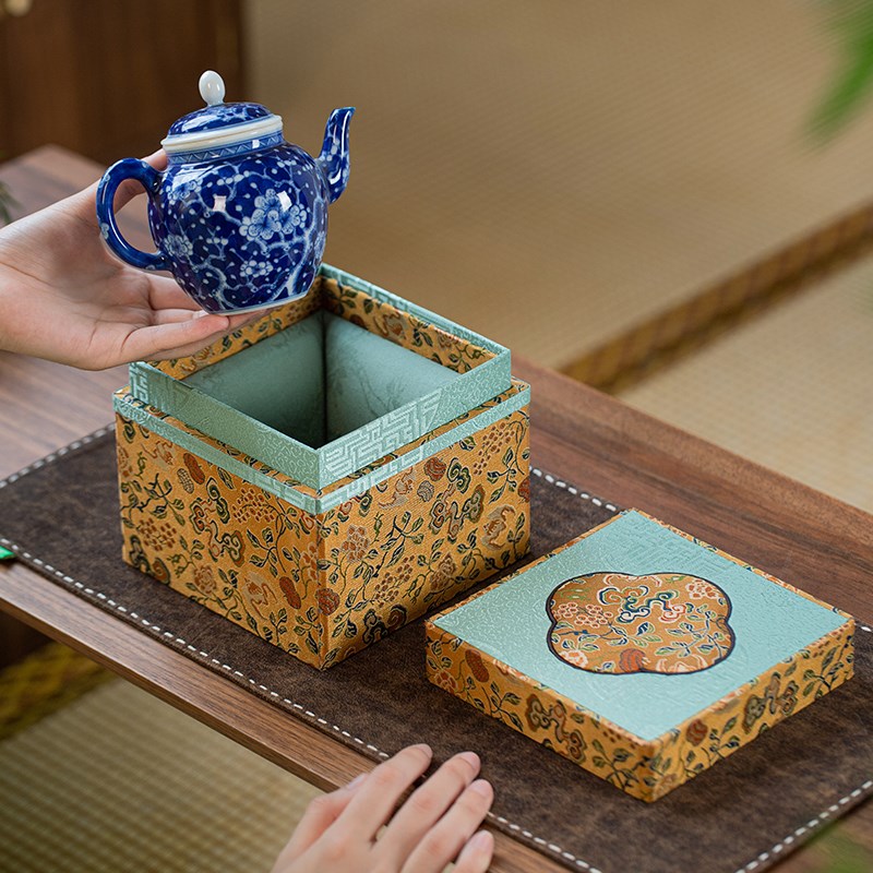 High-end Chinese bat pattern multi-treasure brocade box, porcelain purple clay teapot gift box, antique handmade storage box
