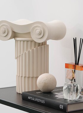 树脂罗装柱雕塑样板间书房酒店书楼处玄关售架边柜软马饰品摆件