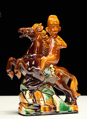 马上瓷候陶马有摆件猴子骑马马到成功领导送礼办公桌装饰