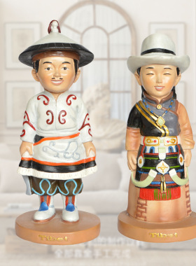 世界各国民族服饰卡通公仔玩偶情侣人物摆件车载汽车内饰品小物件