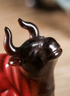 陶瓷红色牛摆件招财办公桌桌面家居饰品小号生肖牛年物摆设