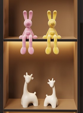 创意吊脚娃娃兔子坐姿摆件客厅酒柜装饰品轻奢家居电视柜书柜