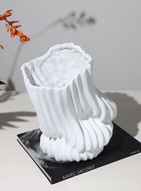 北欧简约白色不规则扭曲花瓶家居客厅软装摆件样板间售楼插花花器