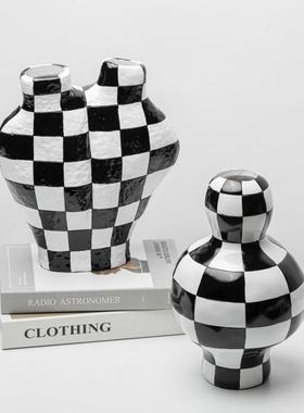 现代北欧创意黑白格子树脂花瓶花器软装客厅茶几软装家居饰品配搭