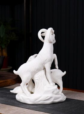 三阳开泰陶瓷羊工艺品摆件十二生肖属相领头羊招财客厅玄关装饰品