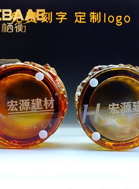 马到成功笔筒八骏雄风马办公桌摆件男士书房Q用品琉璃水晶八骏图