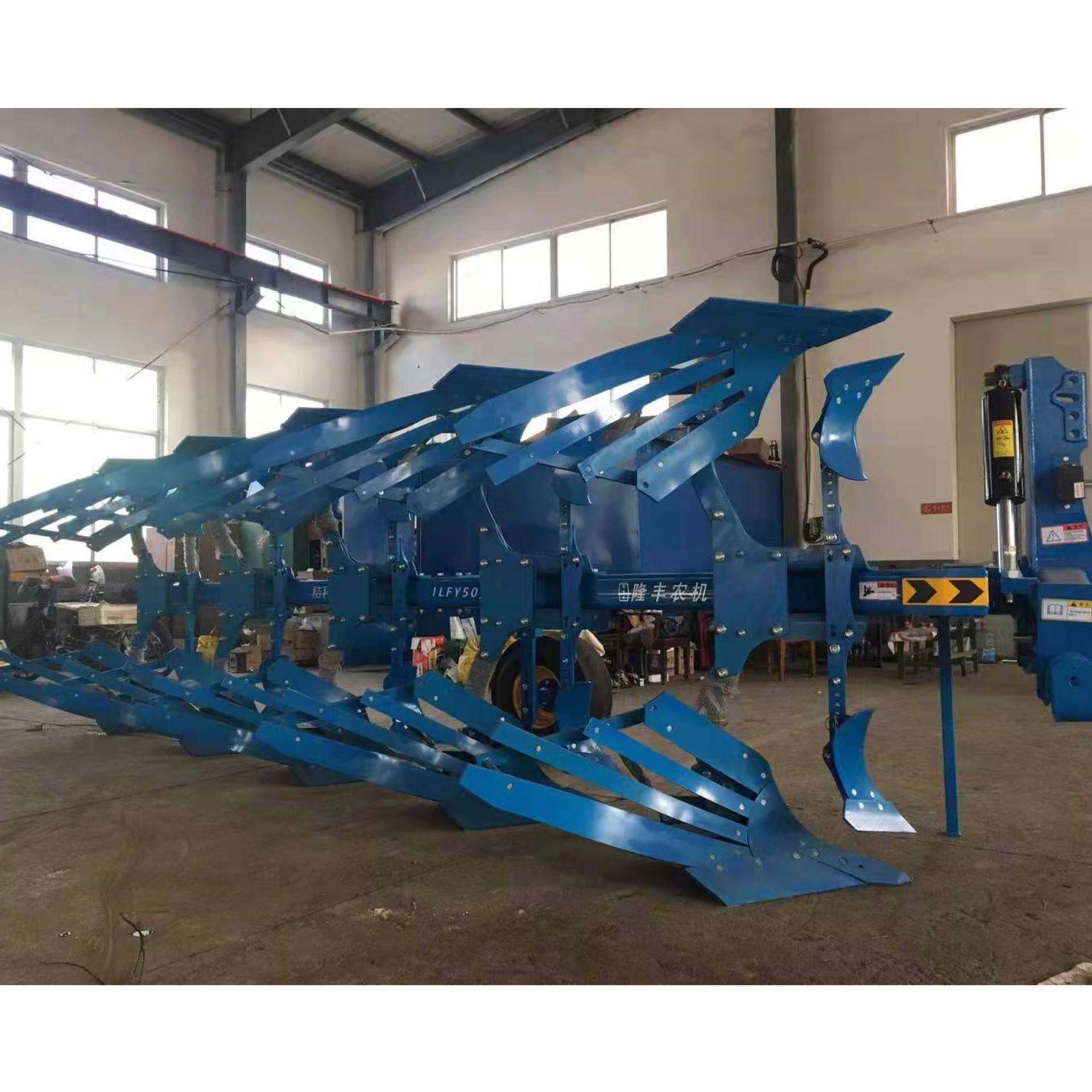 四轮拖拉机带翻转犁栅条翻转犁农业土壤耕种机械液压翻转犁,淘宝优惠券,粉丝福利购,淘宝优惠卷