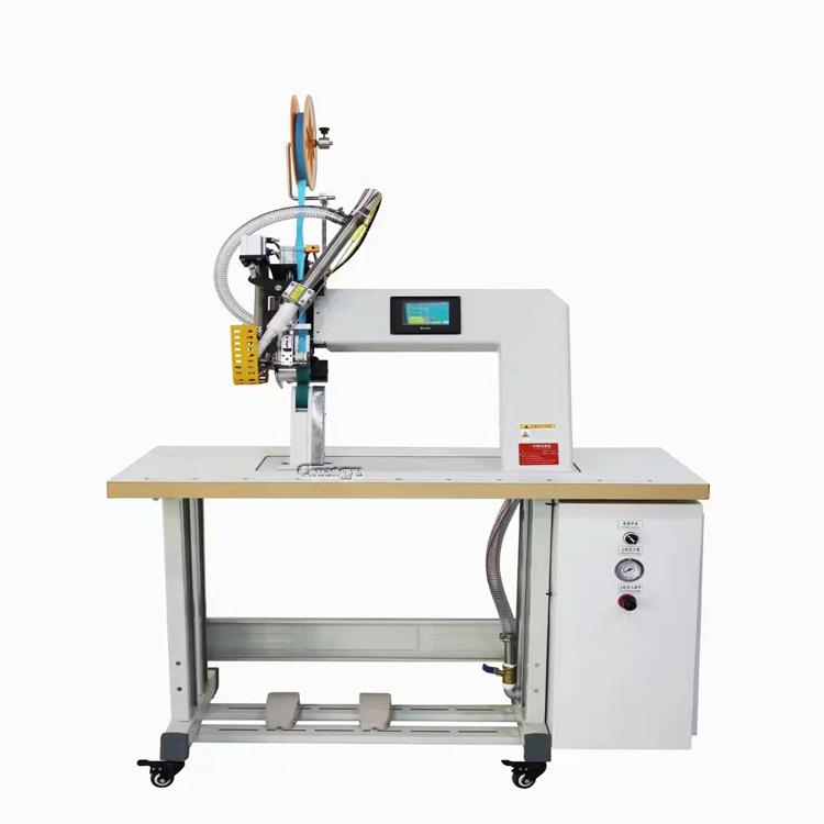 新款热风缝口密封机防护服贴条机雨衣过胶机帐篷防护服压胶机 - 图0