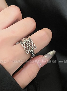 不寻常~罗家镂空方形镶钻戒指女小众设计独特情侣对戒2023新指环