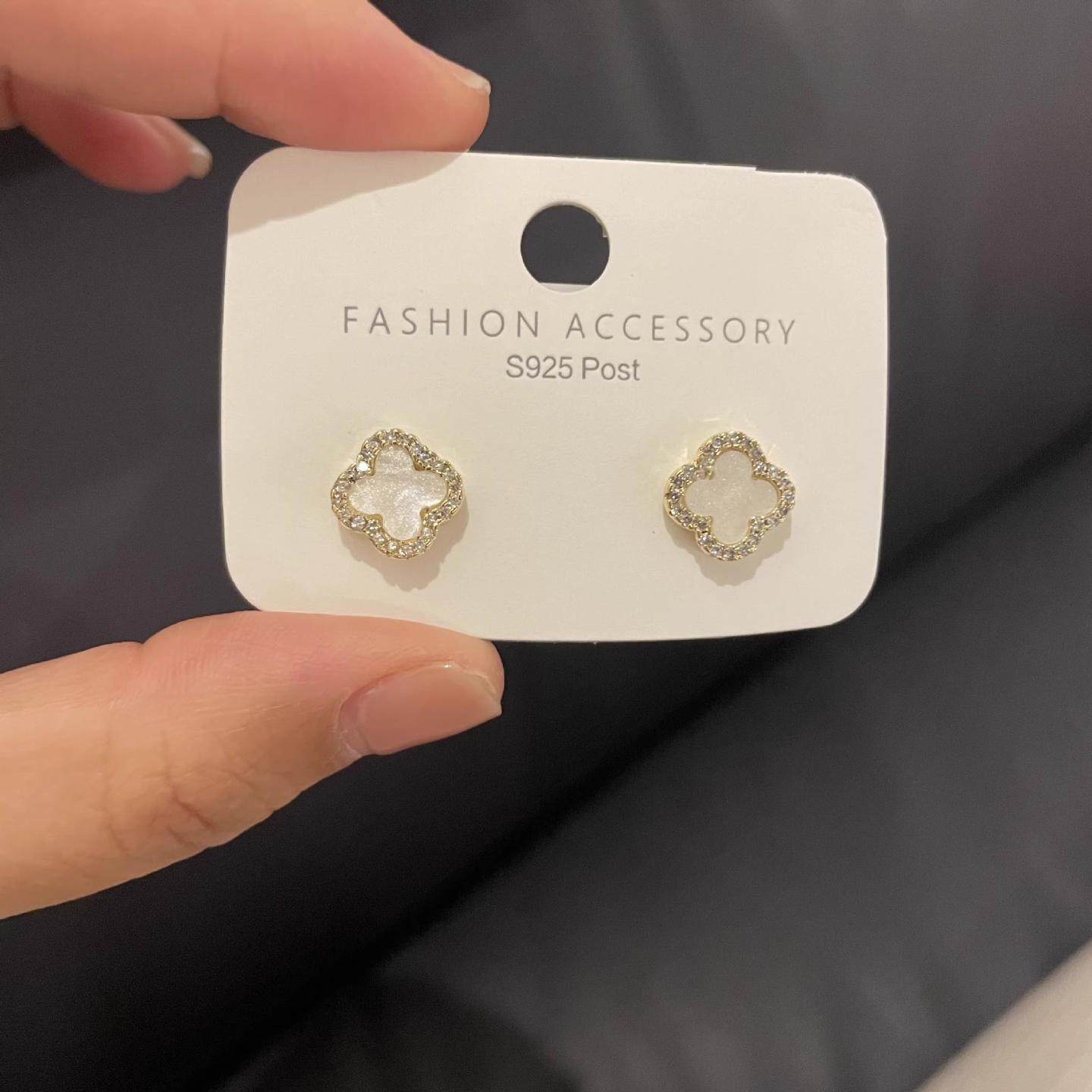 银针四叶草耳钉轻奢高级感气质耳环爆款网红耳环新款耳饰,淘宝优惠券,粉丝福利购,淘宝优惠卷