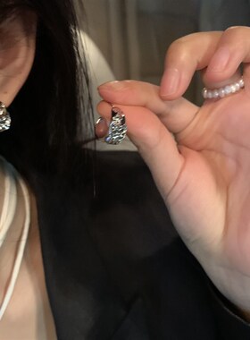 岩石质感~圈圈耳环小众设计感高级冷性风耳钉女2024新款洋气耳饰