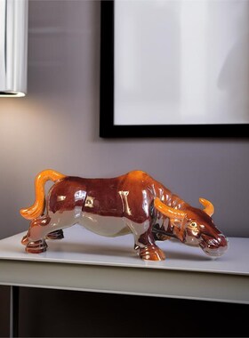 黄色陶瓷牛摆件化解生肖牛家居客厅装低头喝水牛正北卫生间工艺品