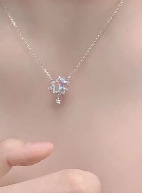 「闪耀双子星」幻彩星星项链2023新款轻奢小众高级感锁骨链夏天女