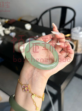 天然东陵玉平替新疆和田玉手镯翡翠色少女款晴水青白玉镯直播货源
