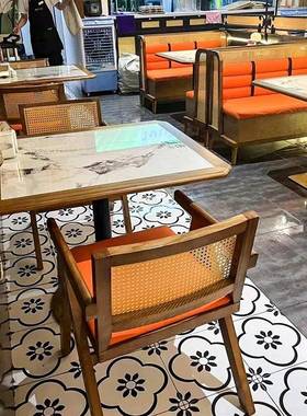 东南亚风主题餐厅卡座沙发商用网红茶餐厅西餐厅实木编藤桌椅组合