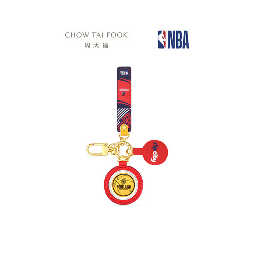 【圣诞礼物】周大福NBA联名开拓者湖人勇士黄金金章足金金饰挂件 - 图0