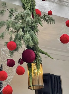 新年红色丝绒布毛线球打卡点布置美陈列泡沫婚礼布景橱窗装饰道具