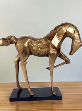 现代攀爬人物雕塑摆件样板房售楼处客厅软装饰品创意桌面摆设