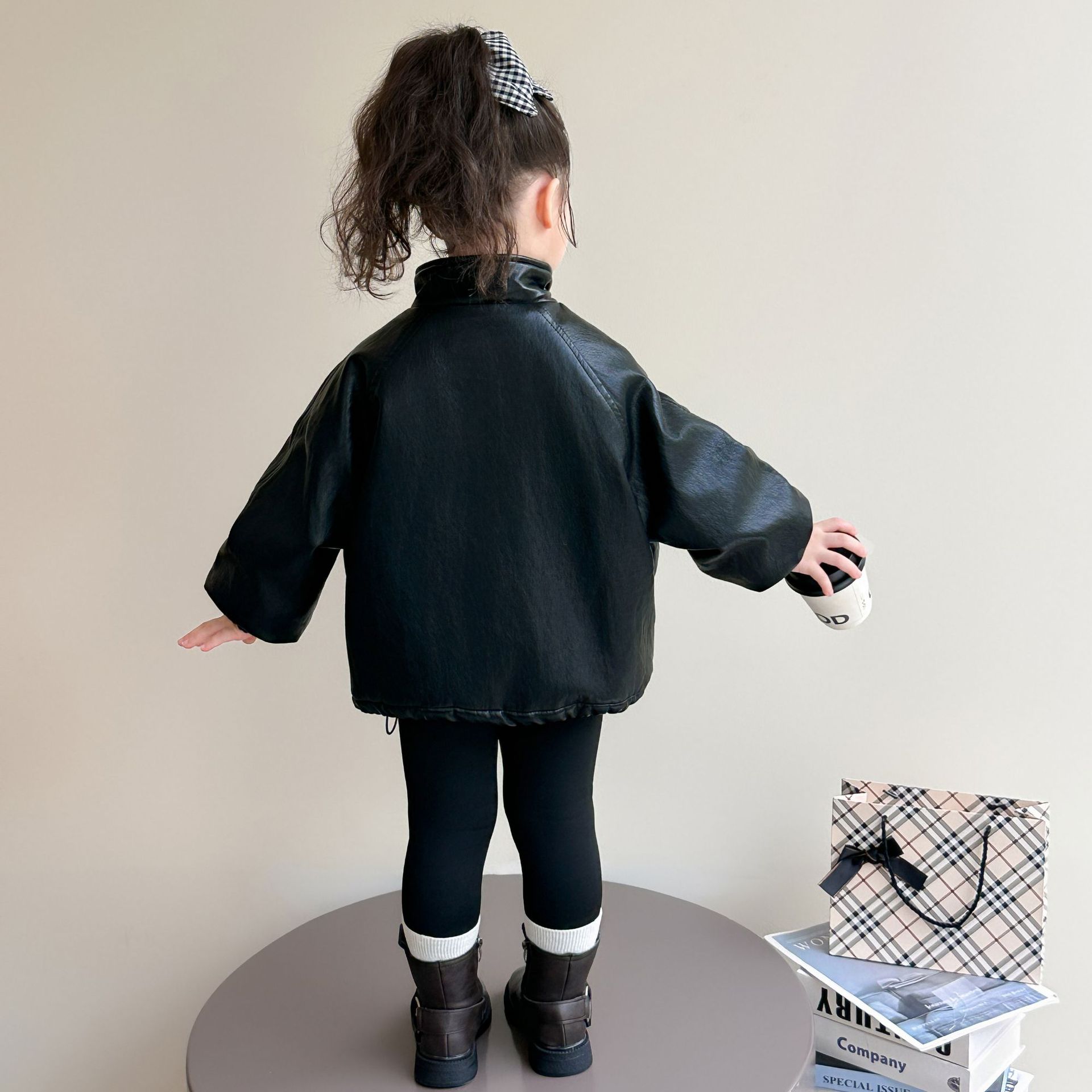 女童外套秋冬款2025新款洋气冬装夹克加绒加厚小女孩儿童韩版皮衣 - 图2