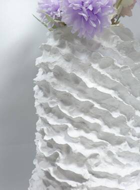 现代北层树欧脂花器工艺术品花瓶/干抽处象摆件峰样板间售楼桌面