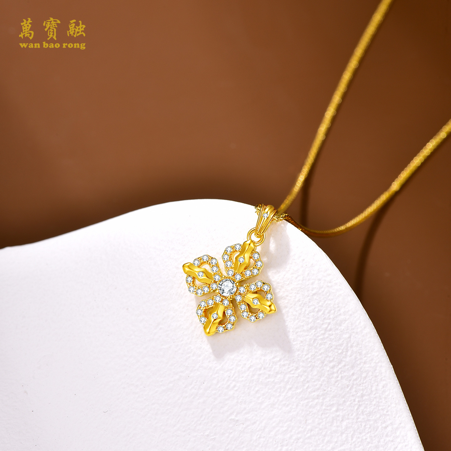 万宝融金刚杵S925金色银饰女士锆石镶嵌首饰气质高级轻奢项链吊坠 - 图0