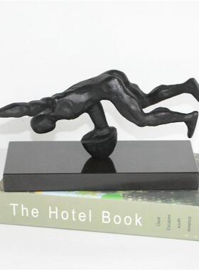 现简约样板房关茶几铸铁思考人物雕书房塑墙2162代柜运动玄甩手人