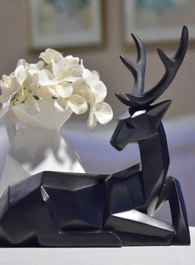 现代简约几何切i面黑白梅花鹿抽象鹿电视柜玄关样板房动物装饰摆