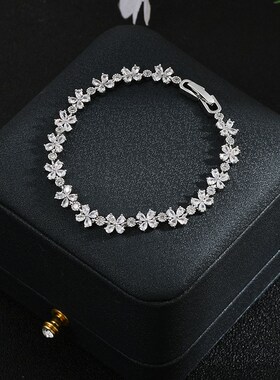 夏季新款微镶锆石气质手链女小众设计高级感花瓣手饰简约百搭手镯