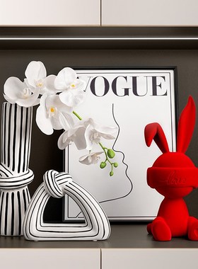 高级感生日礼物女植绒红色兔子坐姿摆件创意现代轻奢客厅入户玄关